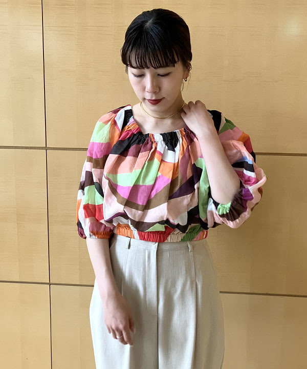 SAKAIさんの「BEAMS WOMEN｜Devotion TWINS / プリント クロップド トップス」を使ったコーディネート