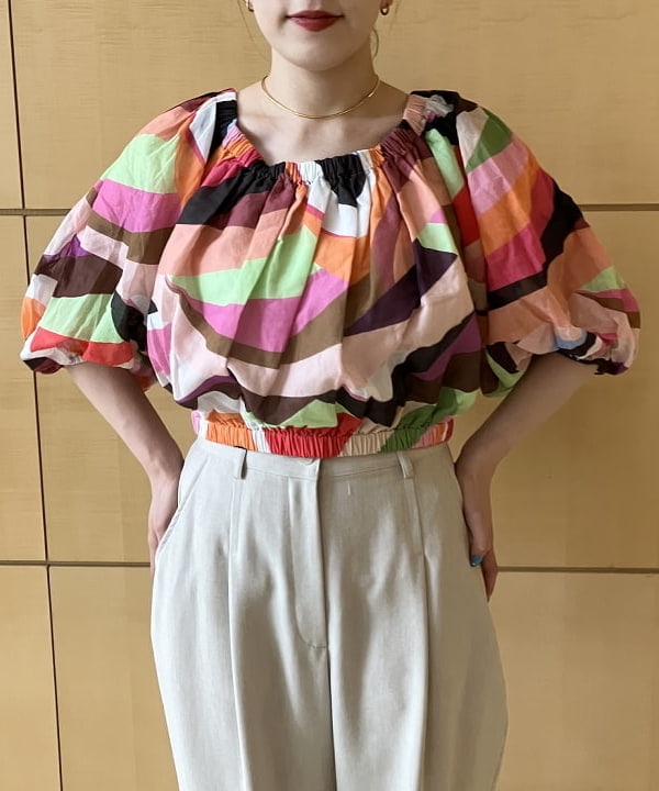 SAKAIさんの「BEAMS WOMEN｜Devotion TWINS / プリント クロップド トップス」を使ったコーディネート