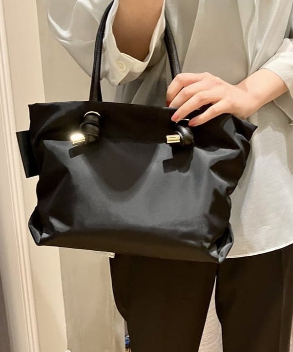 りえさんの「BEAMS WOMEN｜VIOLAd’ORO / BIANCA ナイロン トートバッグ S」を使ったコーディネート