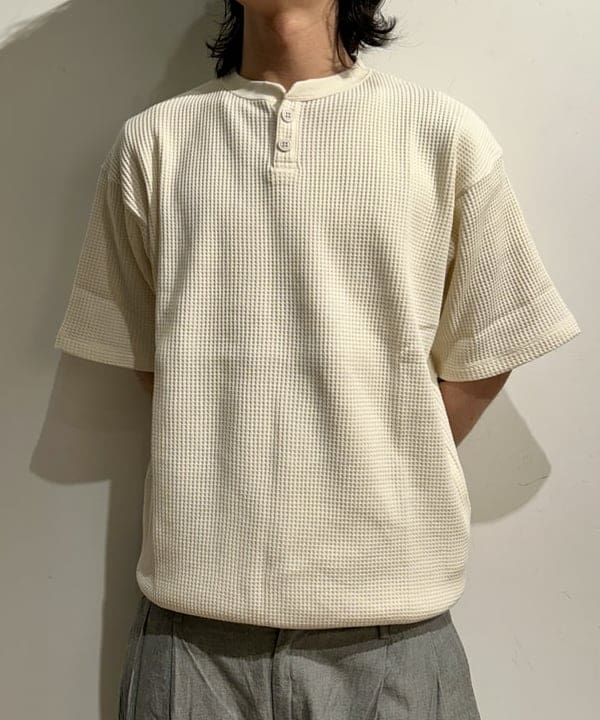 佐藤 大斗さんの「BEAMS WOMEN｜BEAMS / ダンガリー 2プリーツ スラックス」を使ったコーディネート