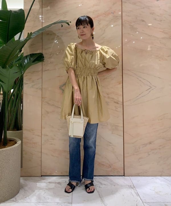 AONO SHIKAMAさんの「BEAMS WOMEN｜Devotion TWINS / コットンギャザー ショートドレス」を使ったコーディネート
