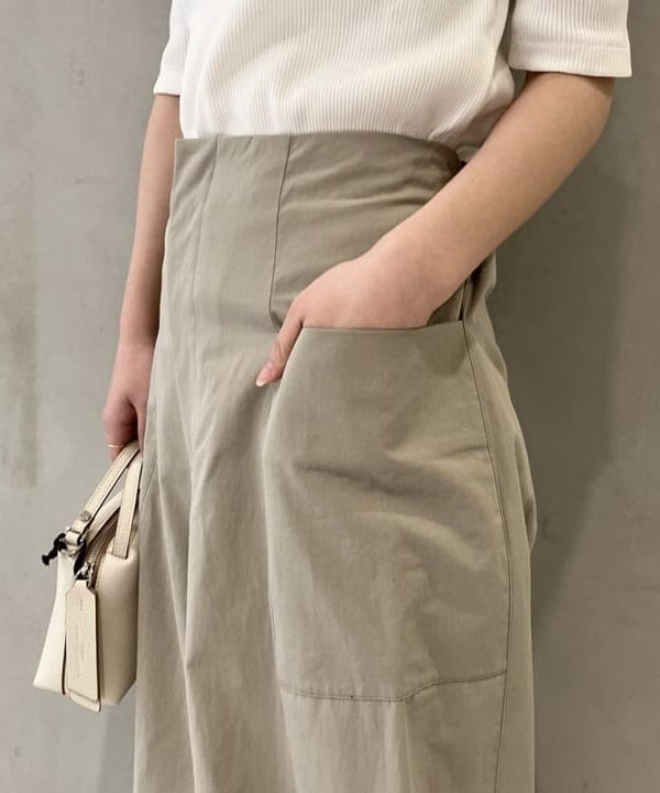 坂本 涼花さんの「BEAMS WOMEN｜スタイリスト佐藤佳菜子 × SLOANE × Demi-Luxe BEAMS / 別注 リブTシャツ」を使ったコーディネート