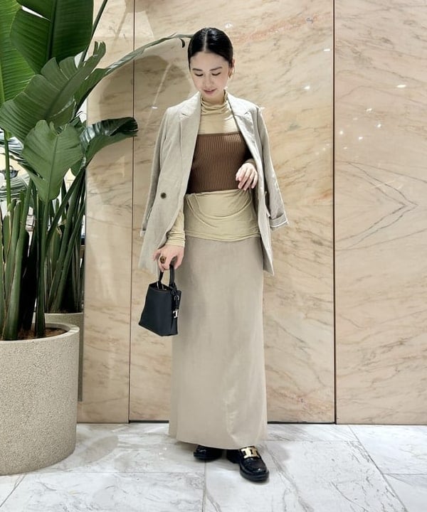 佐藤 美樹さんの「BEAMS WOMEN｜Demi-Luxe BEAMS / リブ ニット ビスチェ」を使ったコーディネート