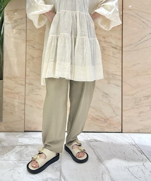 佐藤 美樹さんの「BEAMS WOMEN｜Demi-Luxe BEAMS / 1タック ベルテッド パンツ」を使ったコーディネート