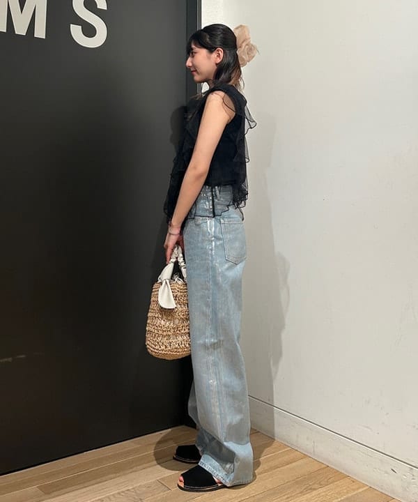 佐藤 亜美さんの「BEAMS WOMEN｜Ray BEAMS / チュール レイヤー フリル スリーブ Tシャツ」を使ったコーディネート