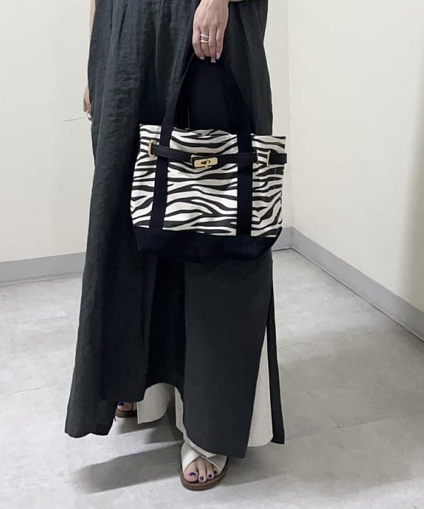 関 桂子さんの「BEAMS WOMEN｜Demi-Luxe BEAMS / 真鍮 チョーカー」を使ったコーディネート