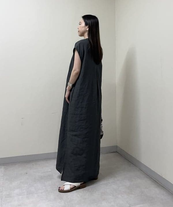 関 桂子さんの「BEAMS WOMEN｜Demi-Luxe BEAMS / 真鍮 チョーカー」を使ったコーディネート