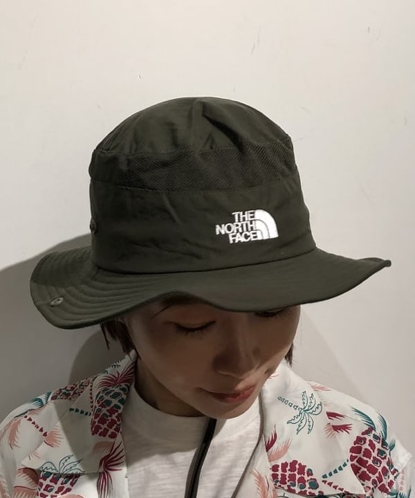 おはぎ(萩原)さんの「BEAMS WOMEN｜ラインロゴ ショートスリーブ Tシャツ」を使ったコーディネート