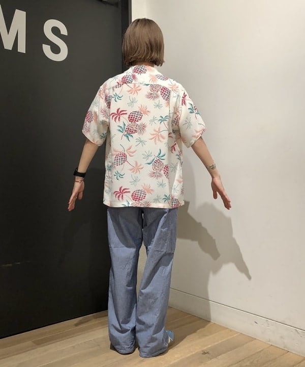 おはぎ(萩原)さんの「BEAMS WOMEN｜ラインロゴ ショートスリーブ Tシャツ」を使ったコーディネート