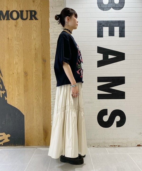 りかちょび/岸本梨佳さんの「BEAMS WOMEN｜Ray BEAMS / グロッシー ギャザー スカート」を使ったコーディネート