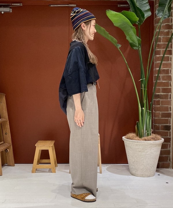 優意さんの「BEAMS WOMEN｜maturely / 2Way Stretch Tuck Slacks」を使ったコーディネート