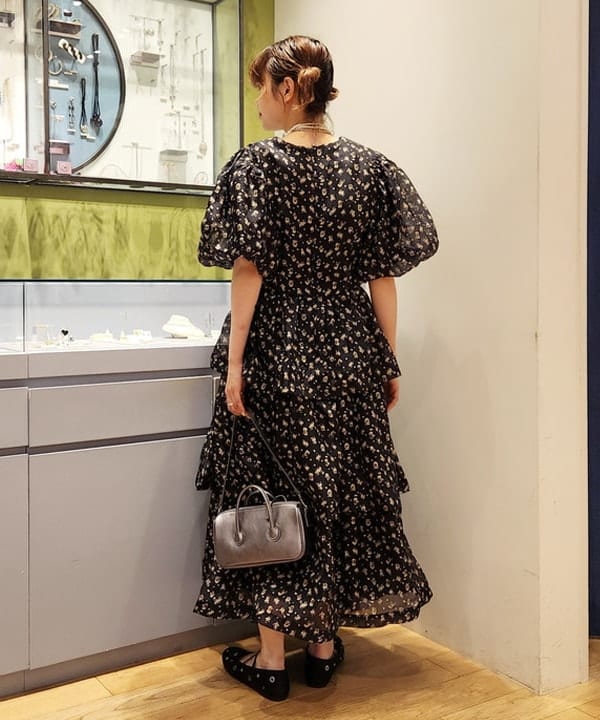 saori KATOさんの「BEAMS WOMEN｜Ray BEAMS / ボールチェーン リボン ネックレス」を使ったコーディネート