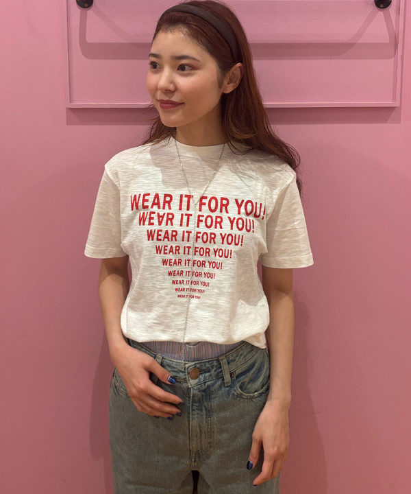 佐々木 南美さんの「BEAMS WOMEN｜ラインロゴ ショートスリーブ Tシャツ」を使ったコーディネート