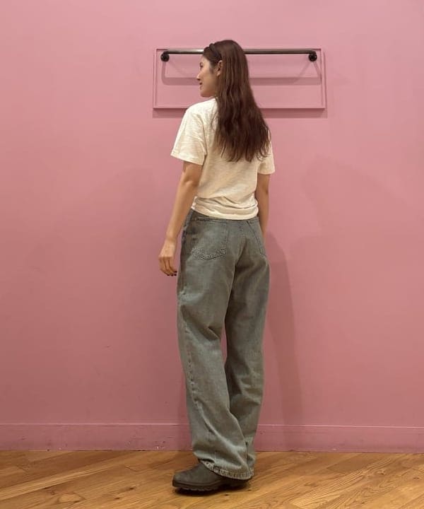 佐々木 南美さんの「BEAMS WOMEN｜ラインロゴ ショートスリーブ Tシャツ」を使ったコーディネート
