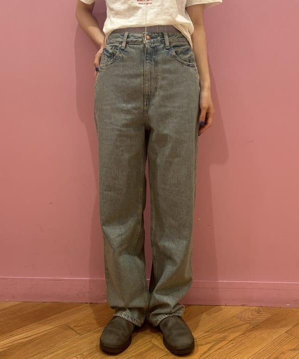 佐々木 南美さんの「BEAMS WOMEN｜ラインロゴ ショートスリーブ Tシャツ」を使ったコーディネート