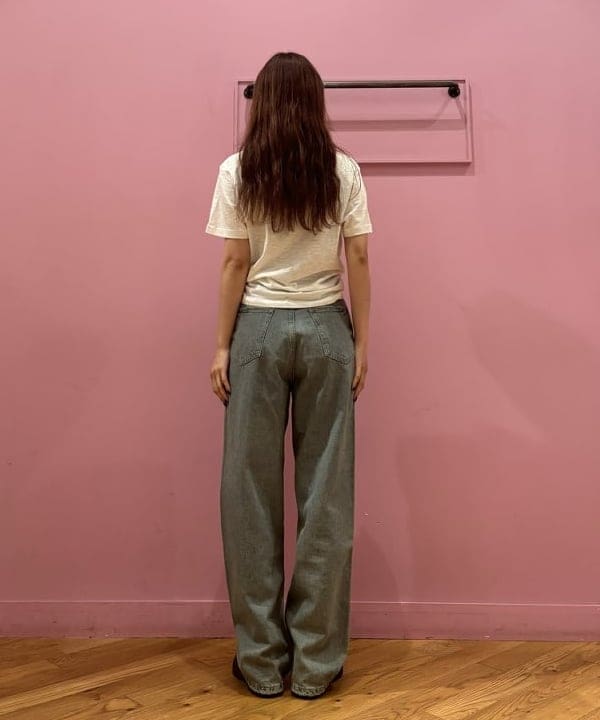 佐々木 南美さんの「BEAMS WOMEN｜ラインロゴ ショートスリーブ Tシャツ」を使ったコーディネート