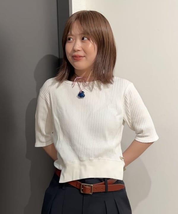 安藤 菜央さんの「BEAMS WOMEN｜maturely / Rib Gimmick Short Sleeves」を使ったコーディネート