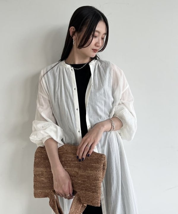 隈元 楓さんの「BEAMS WOMEN｜Demi-Luxe BEAMS / KHADI タッセル シャツワンピース」を使ったコーディネート