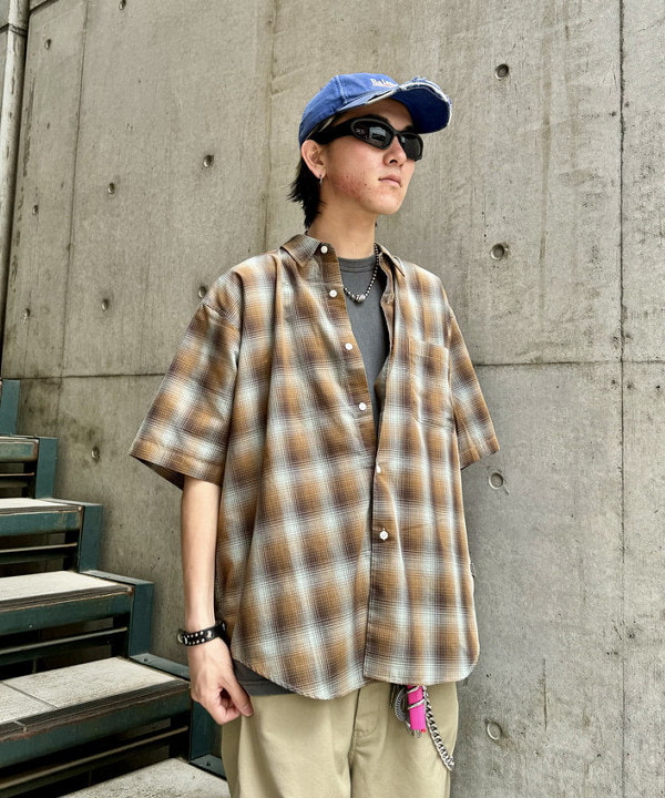 Ryohei Takataさんの「BEAMS WOMEN｜BEAMS / オンブレーチェック イージー シャツ」を使ったコーディネート