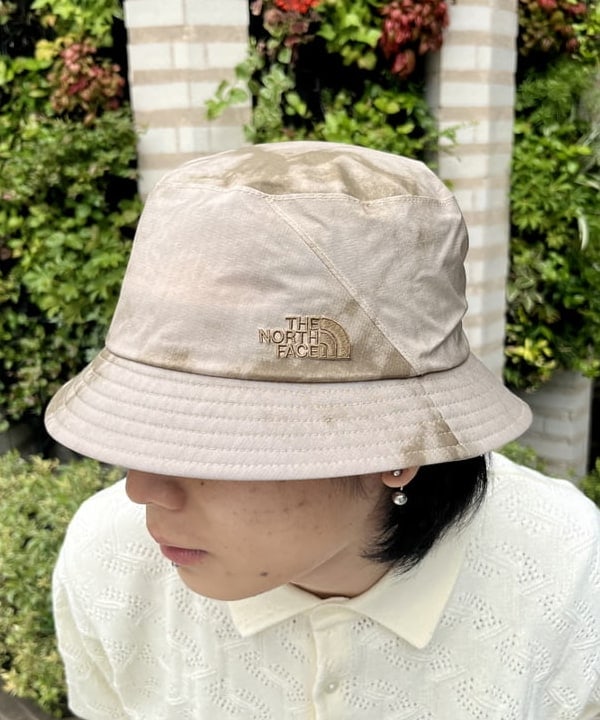 菊田 悠さんの「BEAMS WOMEN｜〈MEN〉BUZZ RICKSON'S × BEAMS / 別注 GOLD TIGER STRIPE TROUSERS」を使ったコーディネート