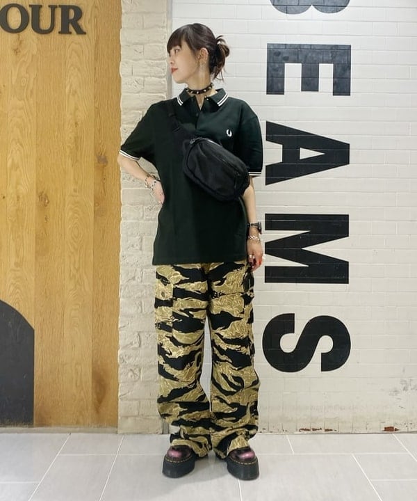 りかちょび/岸本梨佳さんの「BEAMS WOMEN｜〈MEN〉BUZZ RICKSON'S × BEAMS / 別注 GOLD TIGER STRIPE TROUSERS」を使ったコーディネート