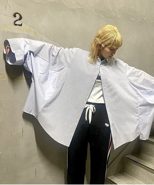 シマダリツコさんの「BEAMS WOMEN｜GOOD ROCK SPEED × Ray BEMAS / 別注 JOHNHOLMSTROM リンガーTシャツ」を使ったコーディネート