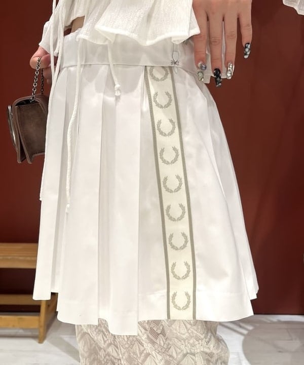 コスゲさんの「BEAMS WOMEN｜FRED PERRY × Ray BEAMS / 別注 Skirt」を使ったコーディネート