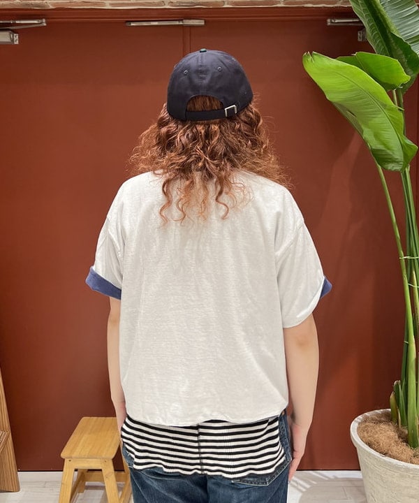 エノモト アミさんの「BEAMS WOMEN｜WAREHOUSE & CO. × BEAMS BOY / 別注 ステンシル リバーシブル Tシャツ」を使ったコーディネート