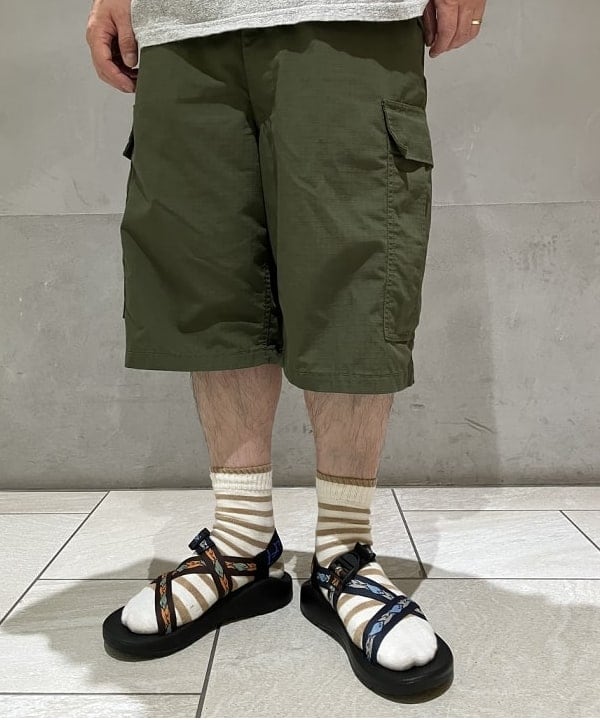 穴井 唯志さんの「BEAMS WOMEN｜BEAMS / ビッグ 6ポケット カーゴ ショーツ」を使ったコーディネート