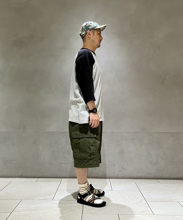 穴井 唯志さんの「BEAMS WOMEN｜BEAMS / ビッグ 6ポケット カーゴ ショーツ」を使ったコーディネート