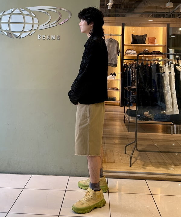 佐藤 大斗さんの「BEAMS WOMEN｜BEAMS PLUS /  ガーメントダイ ツイル カットオフ プレーンフロント ショーツ」を使ったコーディネート