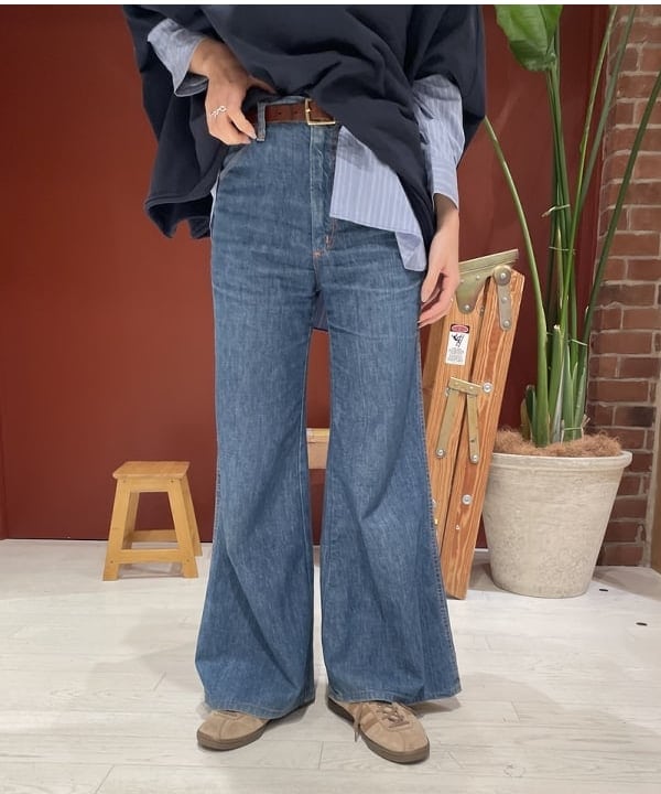 サカサイスズカさんの「BEAMS WOMEN｜BEAMS BOY / ドビー ストライプ ビッグ ボタンダウン シャツ」を使ったコーディネート