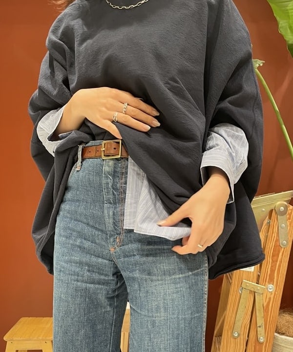 サカサイスズカさんの「BEAMS WOMEN｜BEAMS BOY / ドビー ストライプ ビッグ ボタンダウン シャツ」を使ったコーディネート