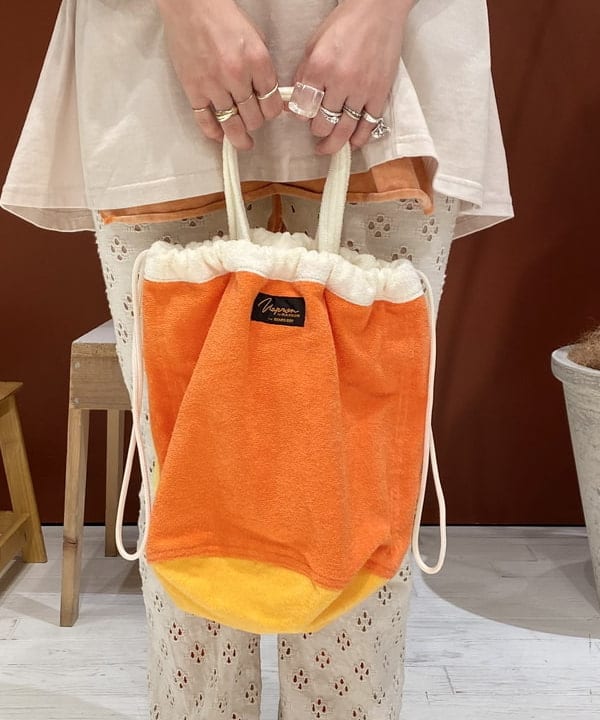 優意さんの「BEAMS WOMEN｜NAPRON × BEAMS BOY / 別注 パイル ペイシェント バッグ」を使ったコーディネート