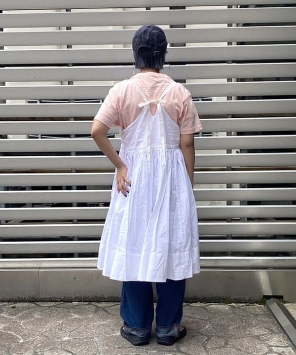 オカモト ミサキさんの「BEAMS WOMEN｜ラインロゴ ショートスリーブ Tシャツ」を使ったコーディネート