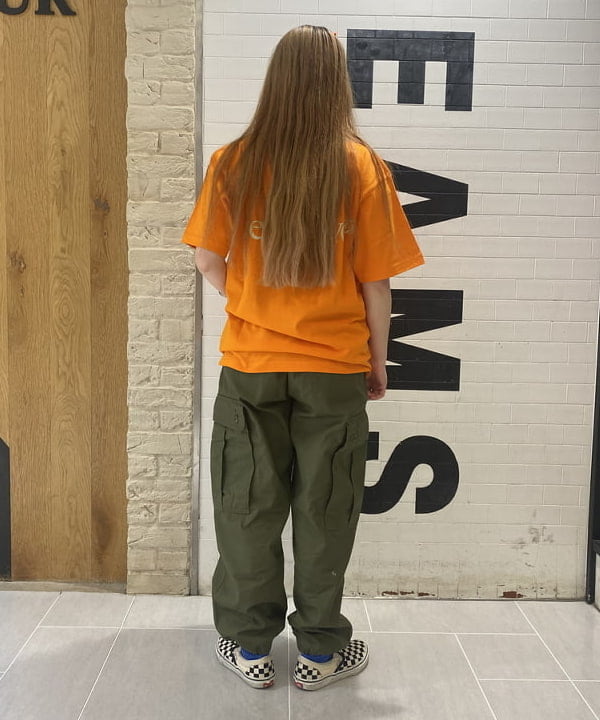 木村 海侑さんの「BEAMS WOMEN｜【別注】BUZZ RICKSON'S / ポプリン アーミーパンツ」を使ったコーディネート