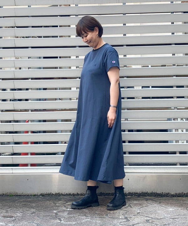 藤井 裕実子さんの「BEAMS WOMEN｜Traditional Weatherwear / バンブー ビニール傘」を使ったコーディネート