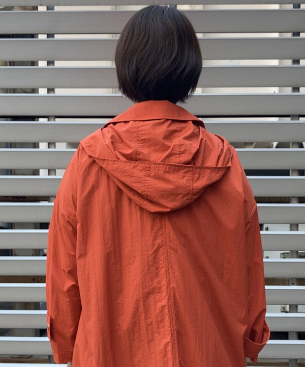 藤井 裕実子さんの「BEAMS WOMEN｜Traditional Weatherwear / バンブー ビニール傘」を使ったコーディネート