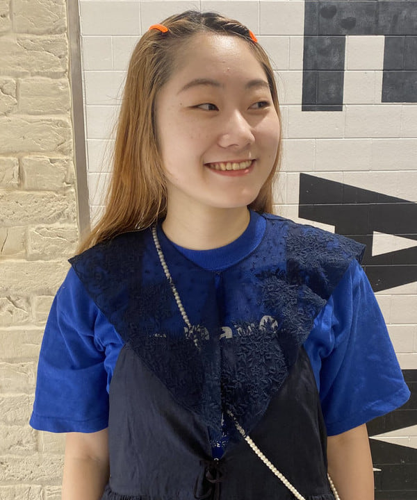 木村 海侑さんの「BEAMS WOMEN｜BEAMS BOY / 樹脂 パール ロング ネックレス」を使ったコーディネート
