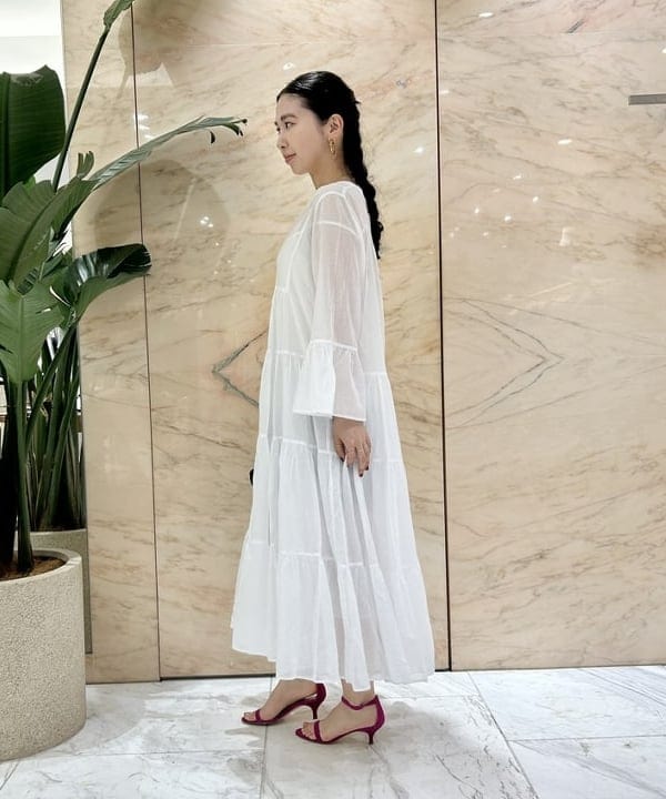佐藤 美樹さんの「BEAMS WOMEN｜PAPYRUS / Candy Wrapper レース ハンドバッグ M」を使ったコーディネート