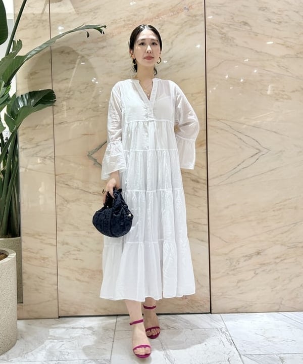 佐藤 美樹さんの「BEAMS WOMEN｜PAPYRUS / Candy Wrapper レース ハンドバッグ M」を使ったコーディネート