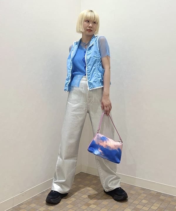 あさひさんの「BEAMS WOMEN｜Ray BEAMS / 箔プリント デニムパンツ」を使ったコーディネート