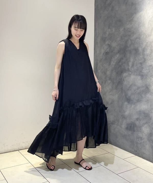 高木 菜央さんの「BEAMS WOMEN｜LAOCOONTE / CRISTEL Sofia サンダル」を使ったコーディネート