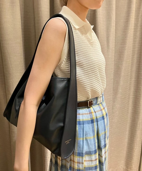 YUIさんの「BEAMS WOMEN｜CAMINANDO / ダブルバックル サンダル」を使ったコーディネート