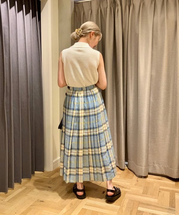 YUIさんの「BEAMS WOMEN｜CAMINANDO / ダブルバックル サンダル」を使ったコーディネート