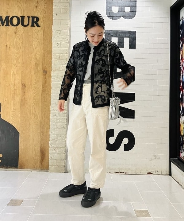 岡 弥生さんの「BEAMS WOMEN｜リボン バッグ」を使ったコーディネート