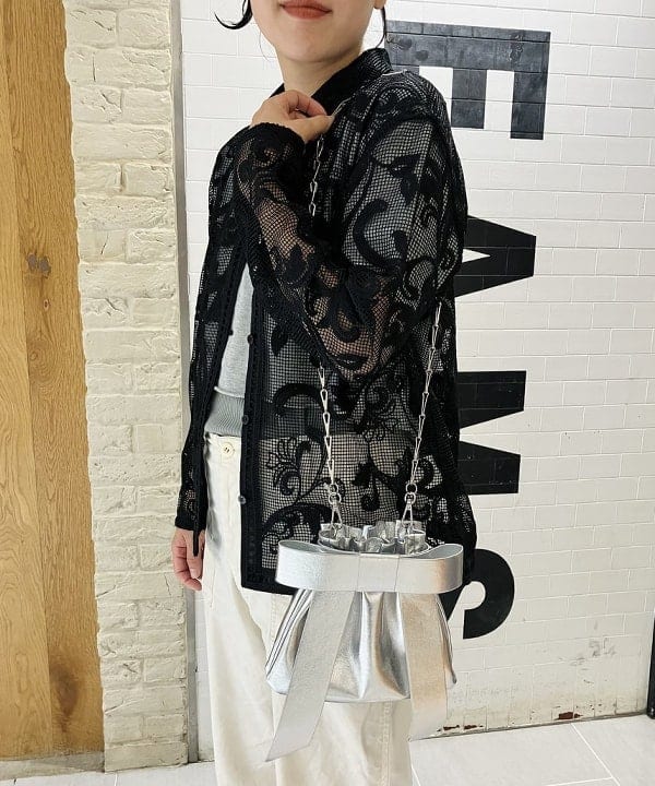 岡 弥生さんの「BEAMS WOMEN｜リボン バッグ」を使ったコーディネート