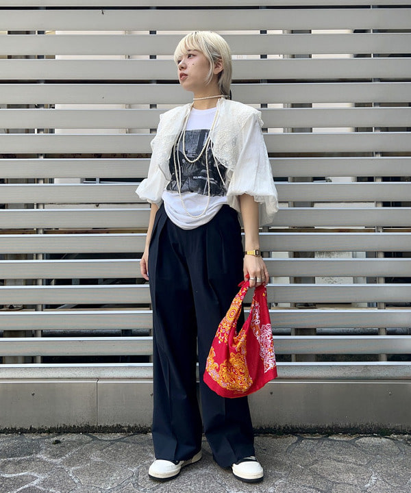 ナツハさんの「BEAMS WOMEN｜BEAMS BOY / イレギュラー バンダナ バッグ」を使ったコーディネート