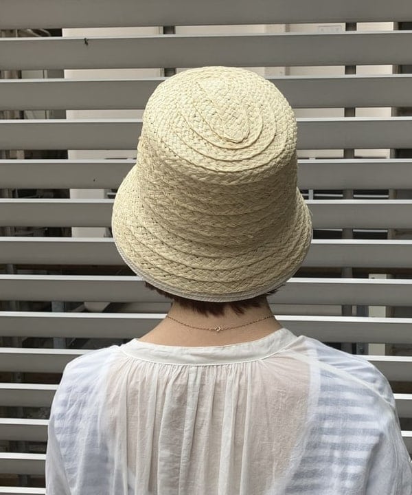 中川　ゆららさんの「BEAMS WOMEN｜Le minor / マドモアゼル バックUネック カットソー」を使ったコーディネート