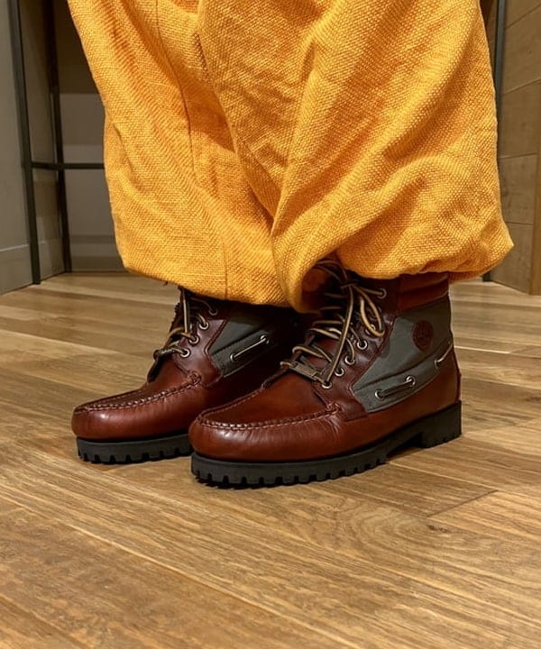 新里 京介さんの「BEAMS WOMEN｜BEAMS PLUS / コットン リネン ミリタリー イージーパンツ」を使ったコーディネート